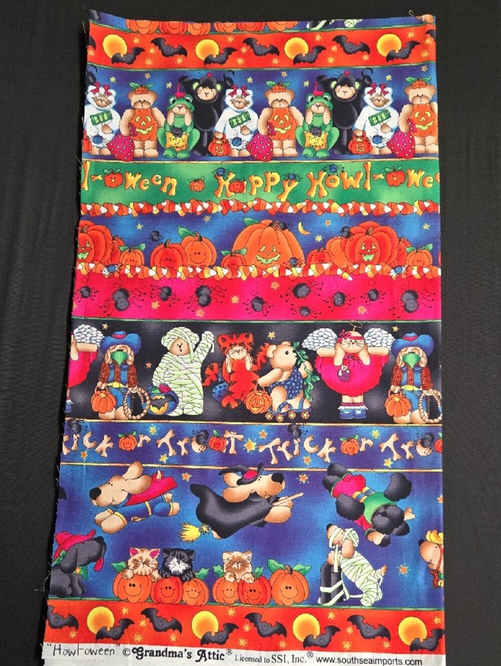 🎃🎃🎃Howl-oween Grandma's Attic 1990 Halloween Fabric, 1 Yard - Picture 2 of 5